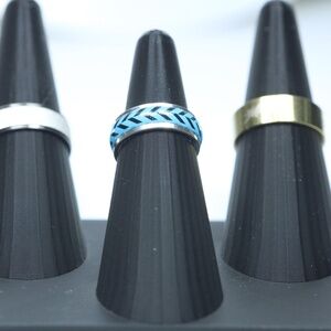 THREE Rings with Display Included New